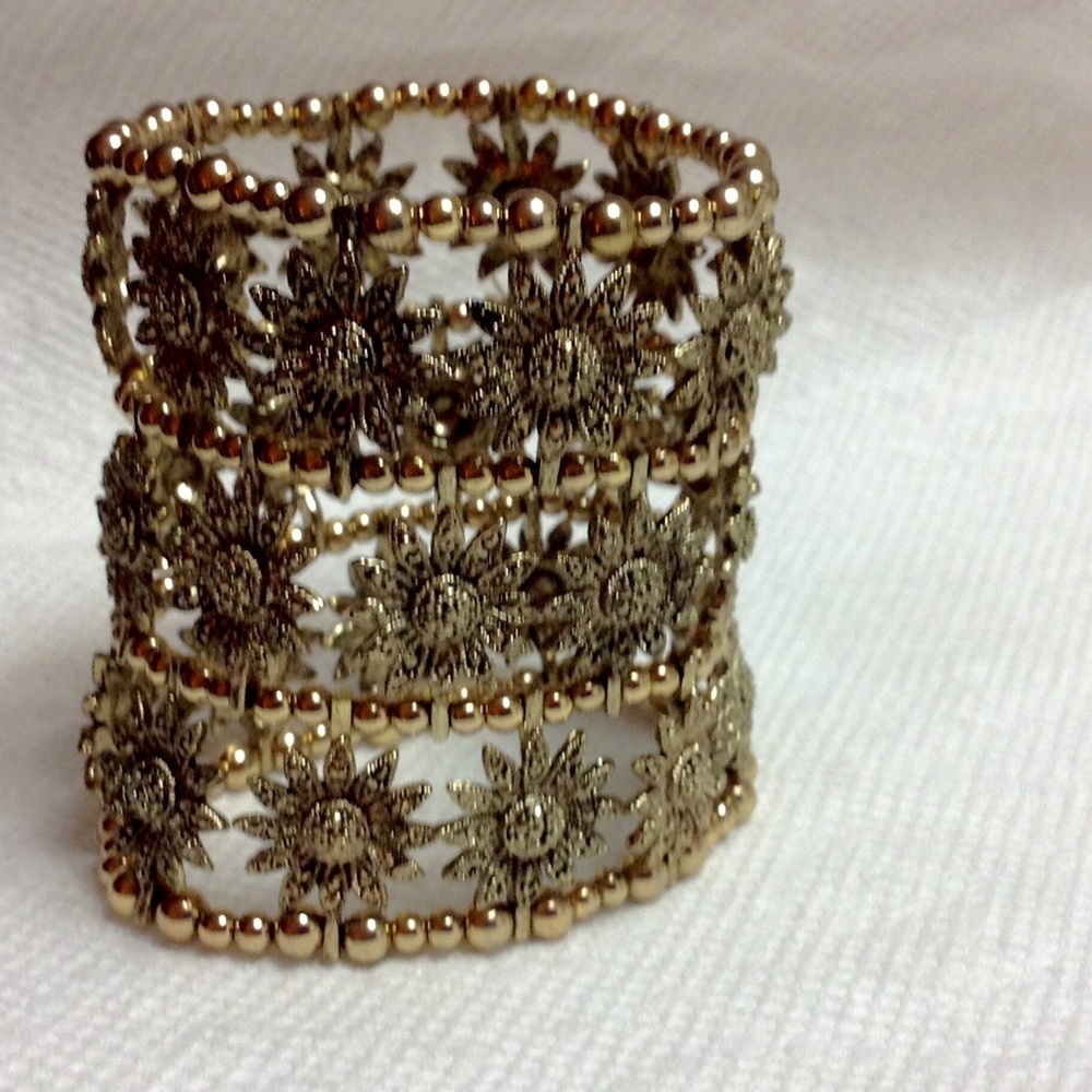 Anthropologie daisy vintage gold bracelet new